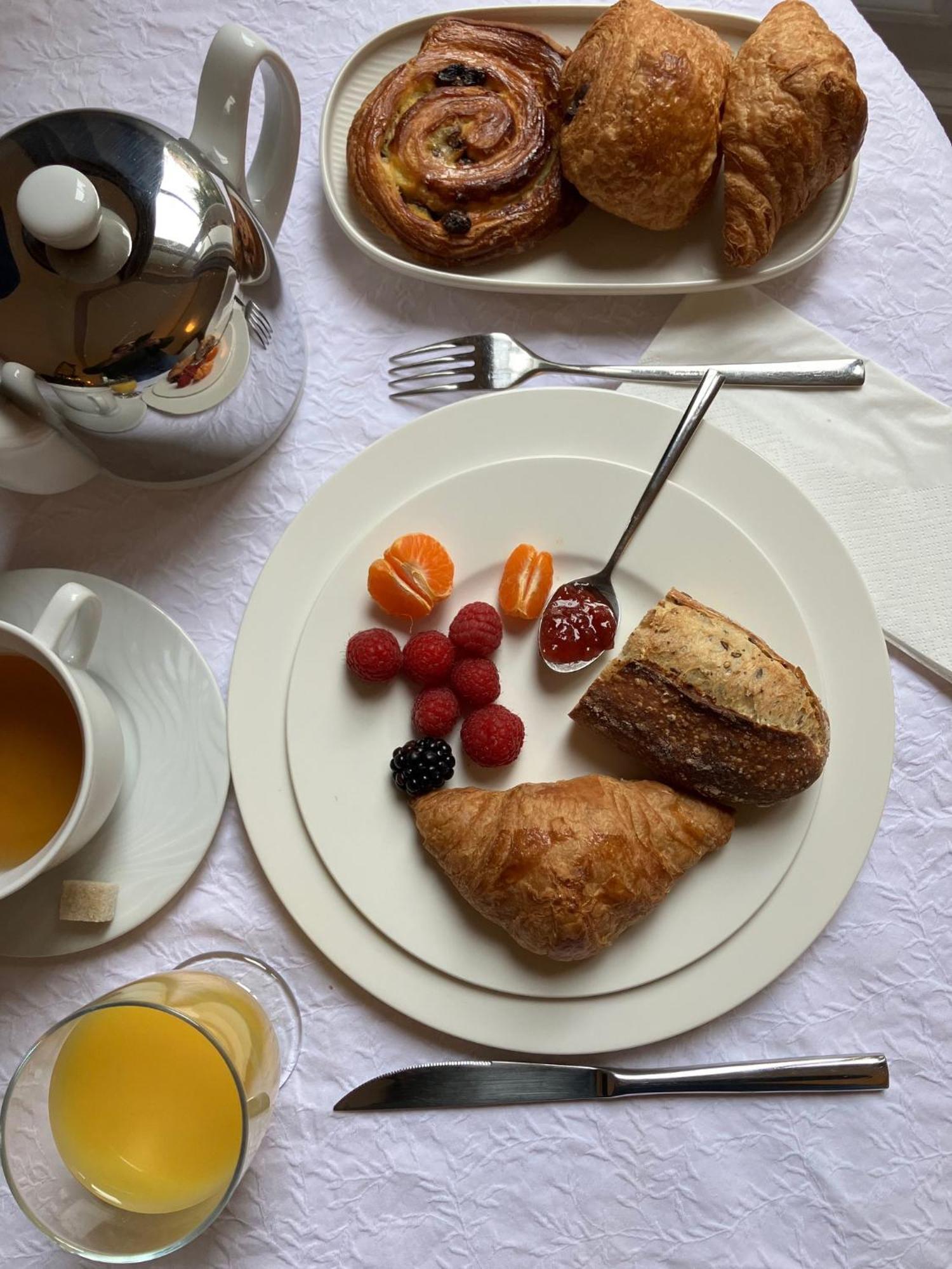 Hotel Val De Loire Тур Екстер'єр фото